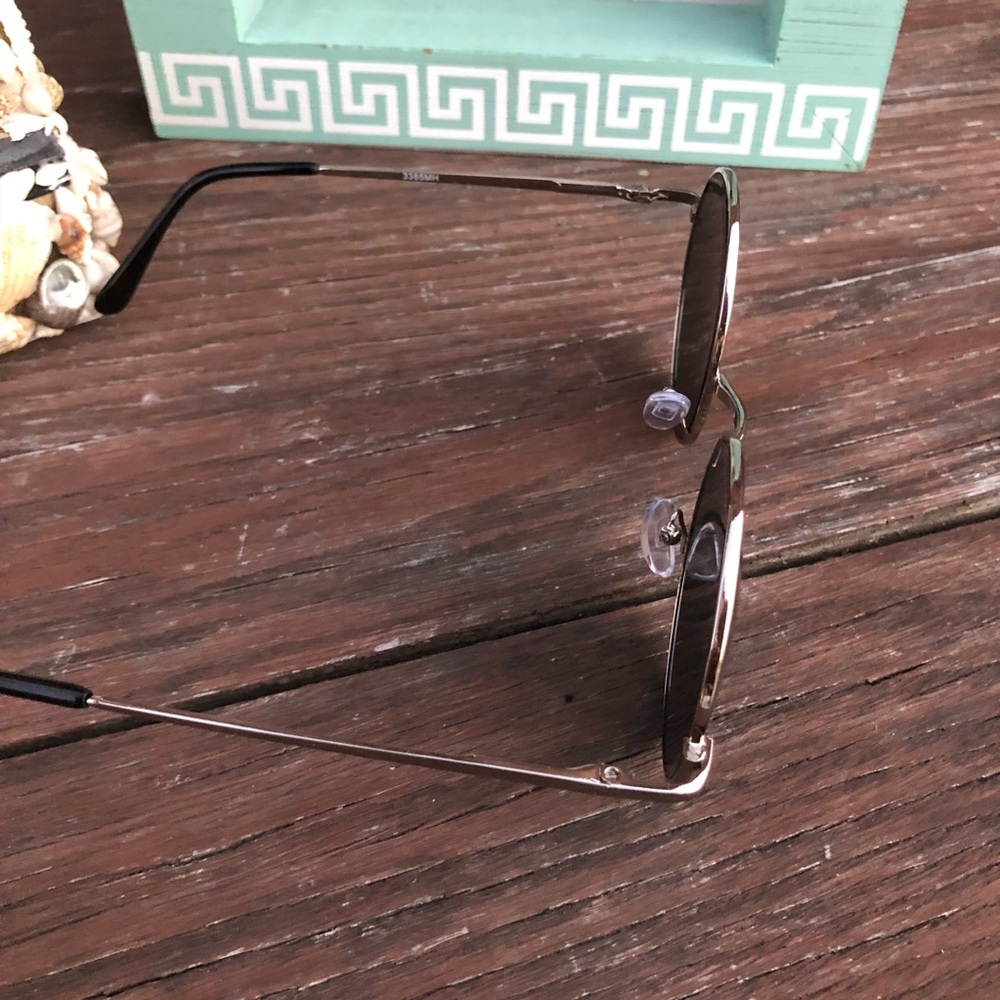 Round sunglasses ๐ - Picture 3 of 7